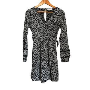 Hollister‎ floral pattern faux wrap dress. Size medium